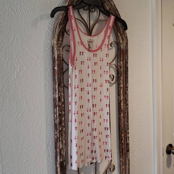 Top - Picture 1 of 2